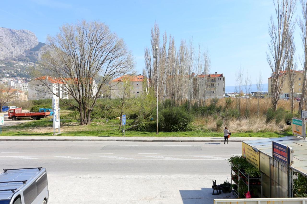 Apartments With A Parking Space Omis - 10362 Exterior photo